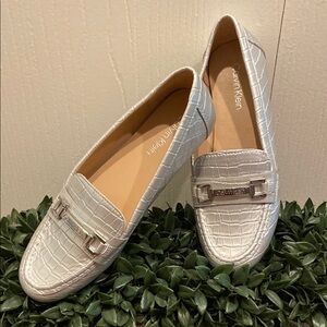 Calvin Klein Silver Textured Style Flats with Metal Detail NWOT Size 7.5